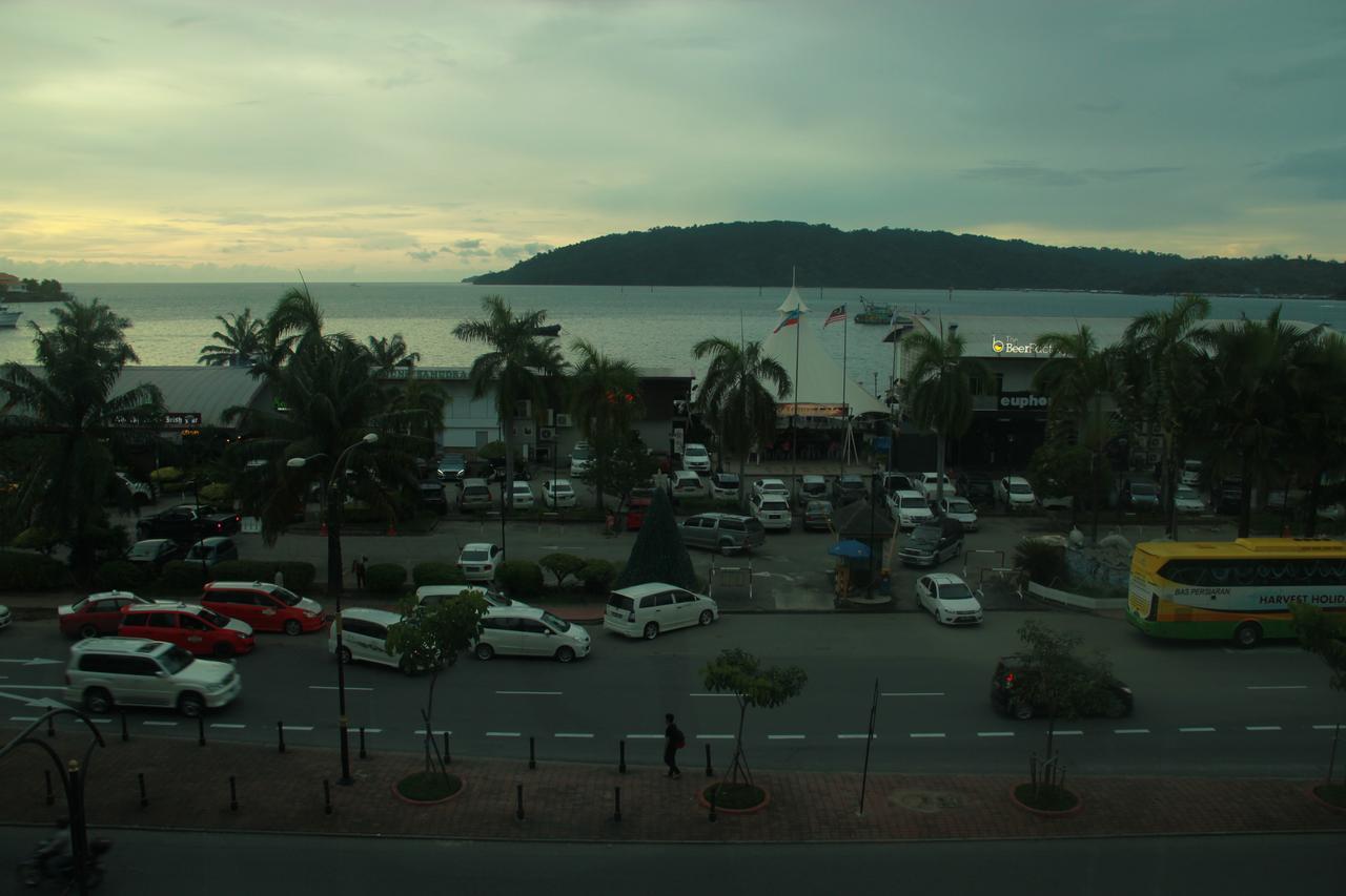 Space Cap Hotel Kota Kinabalu Exterior photo